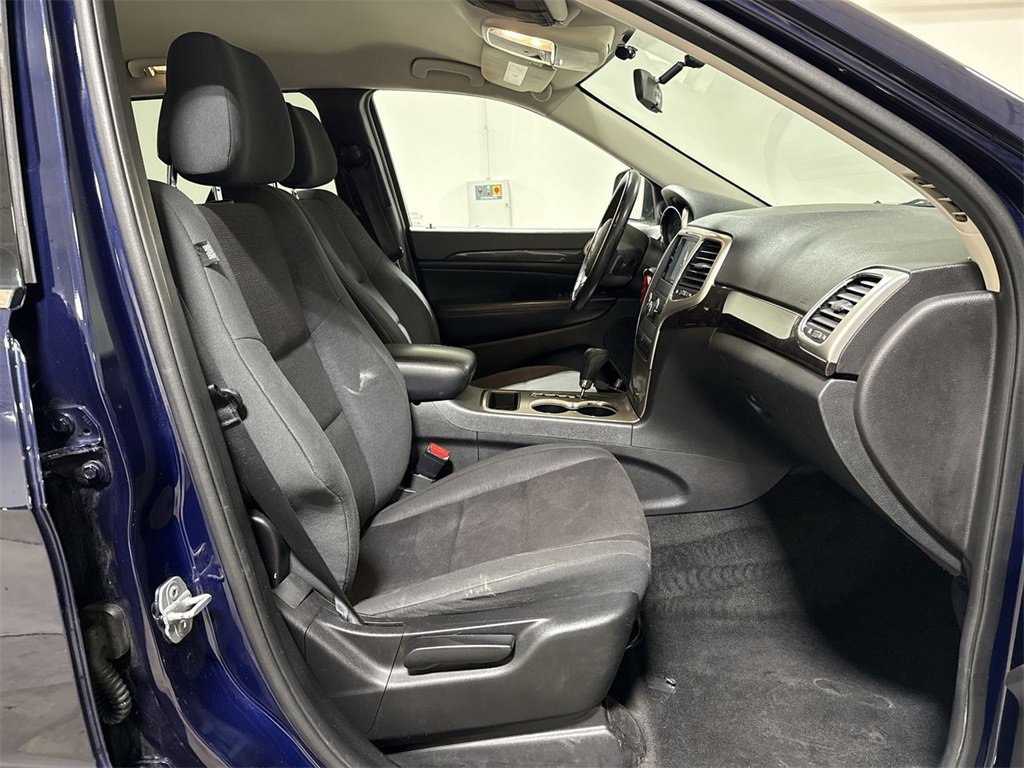 Used 2012 Jeep Grand Cherokee Laredo w/ Laredo E Group image 20