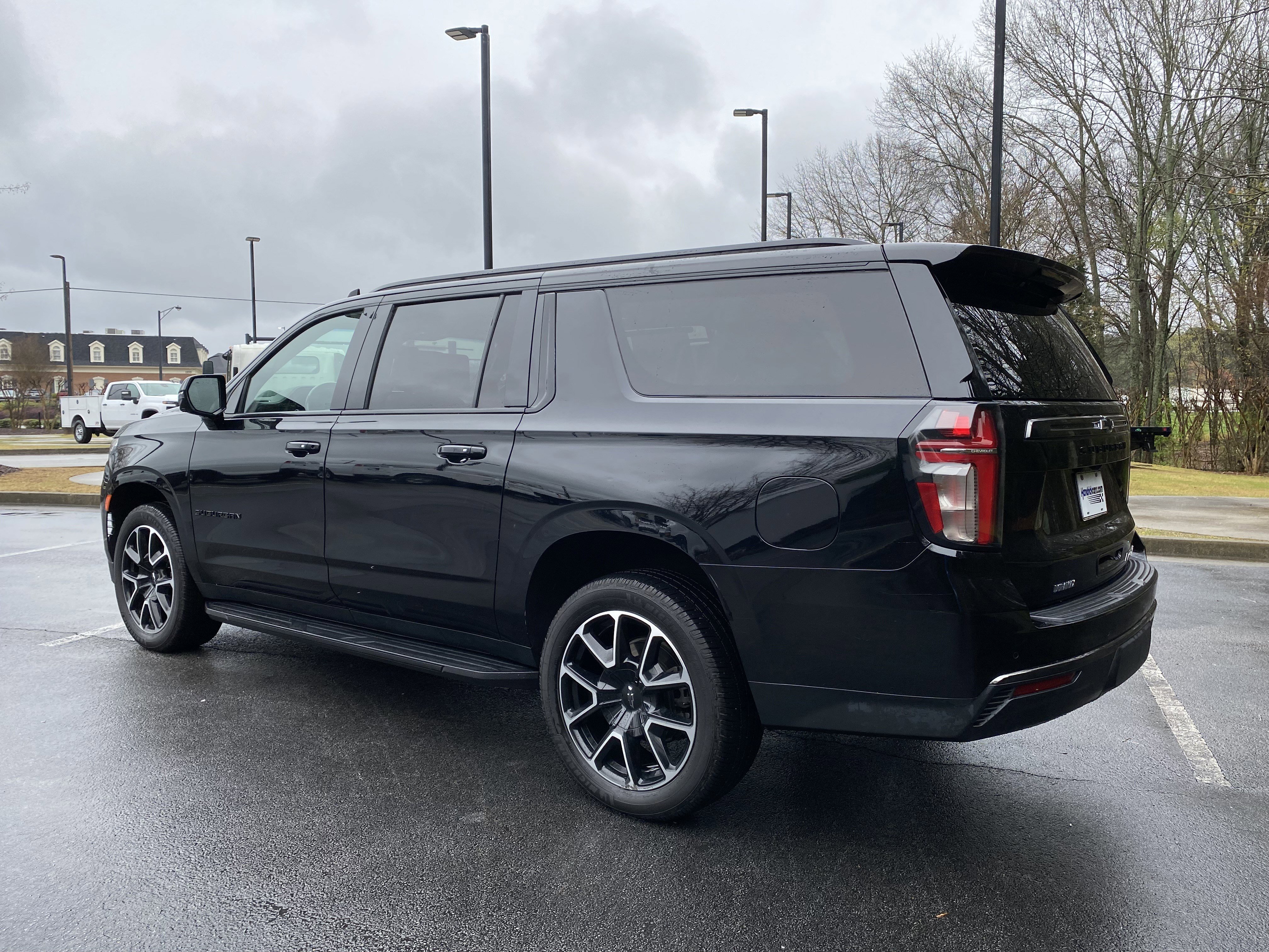 Used 2021 Chevrolet Suburban RST w/ Luxury Package image 7