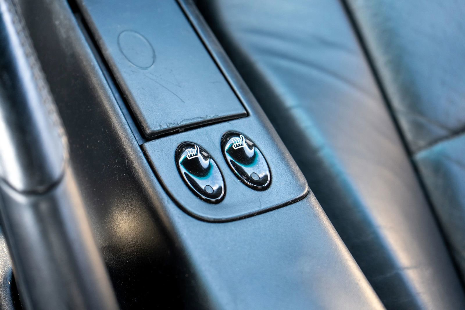 Used 2000 Porsche Boxster RWD image 36