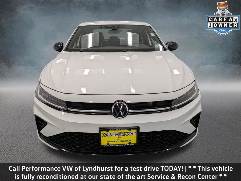 Used 2025 Volkswagen Jetta Sport image 2