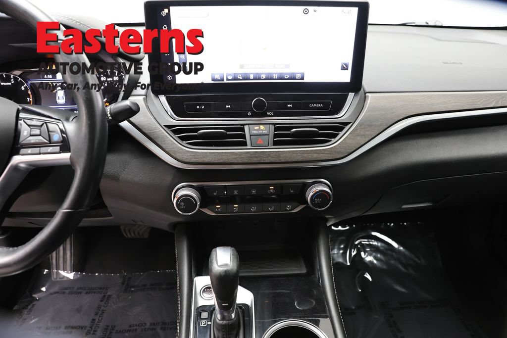 Used 2023 Nissan Altima 2.5 SV w/ SV Premium Package AWD/4WD image 12