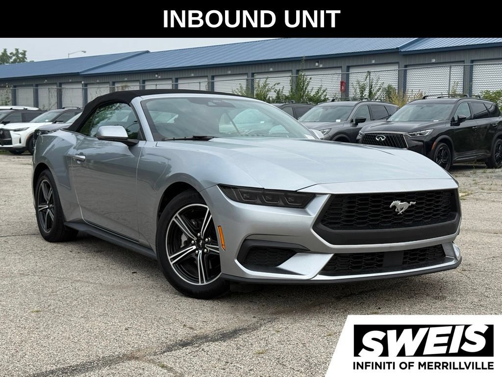 Used 2025 Ford Mustang Premium RWD image 4