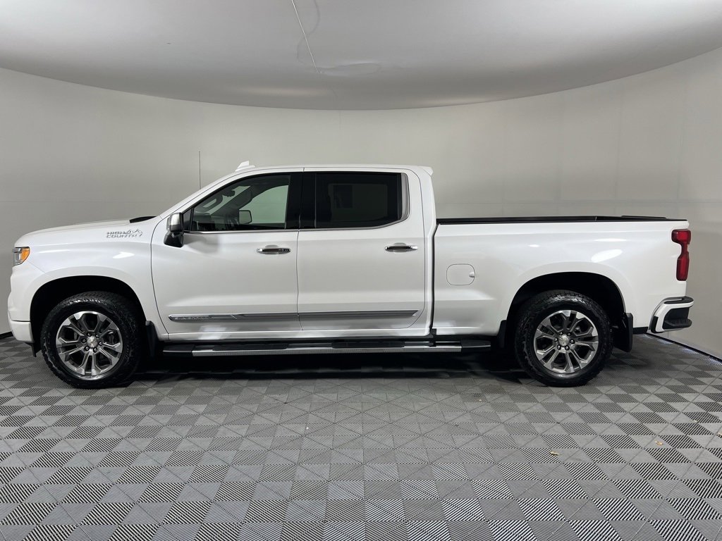 Used 2025 Chevrolet Silverado 1500 High Country w/ Technology Package image 6