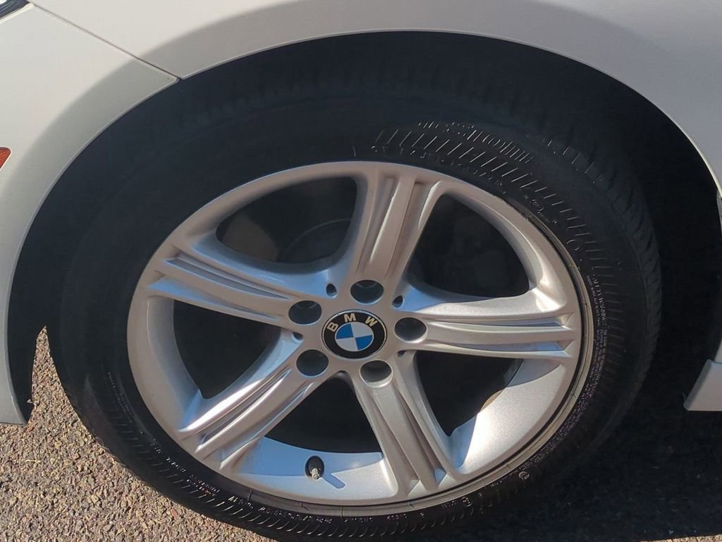 Used 2014 BMW 320i xDrive Sedan AWD/4WD image 10