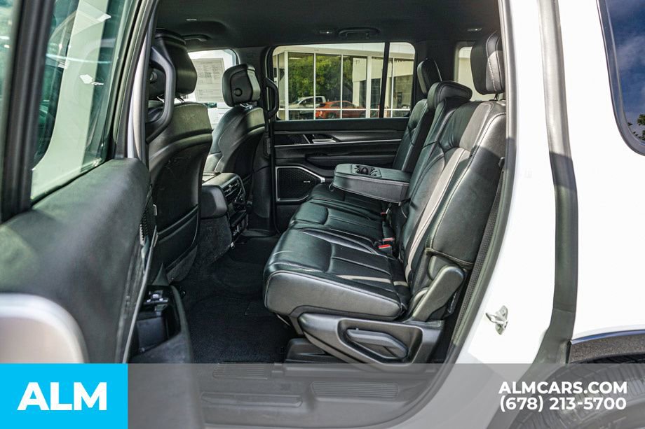 Used 2023 Jeep Wagoneer Series III w/ Preferred Equipment Group image 21