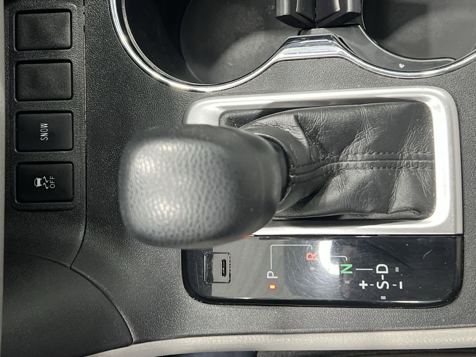 Used 2018 Toyota Highlander LE image 19