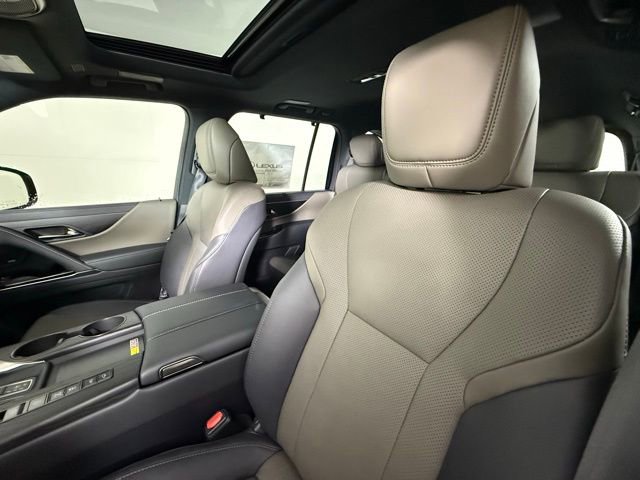 New 2025 Lexus LX 700h Overtrail image 8