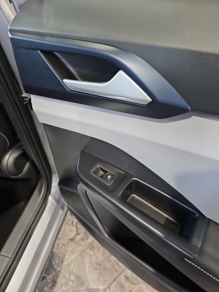 Used 2024 Volkswagen Taos SE image 15