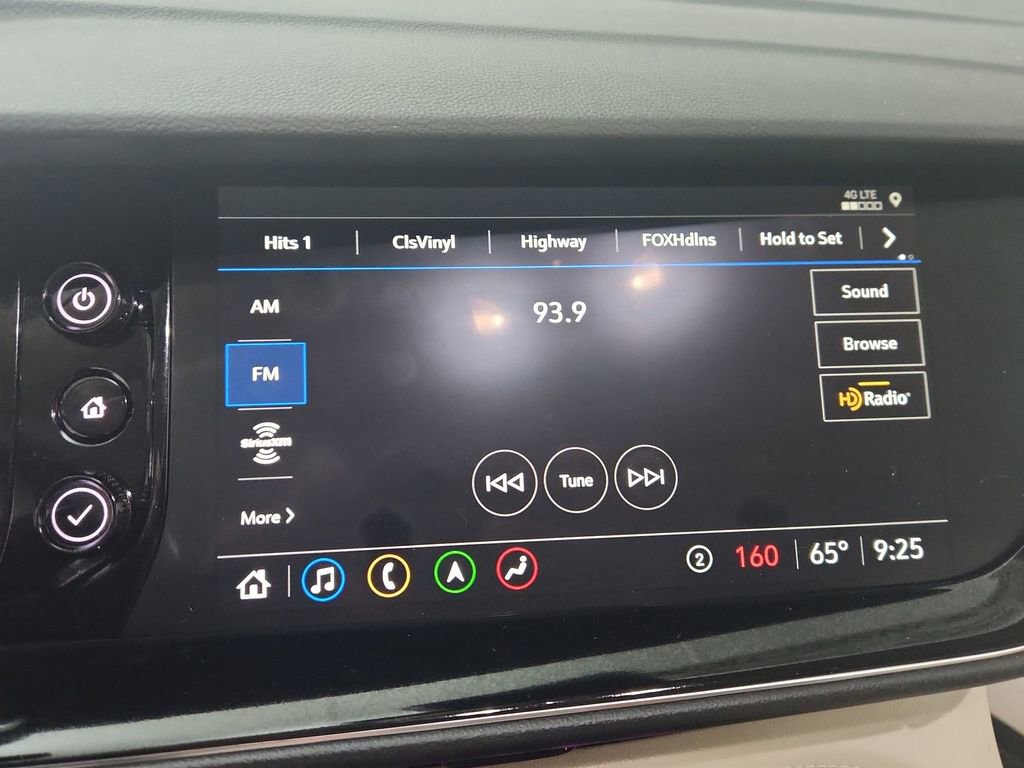 Used 2023 Buick Envision Avenir AWD/4WD image 20