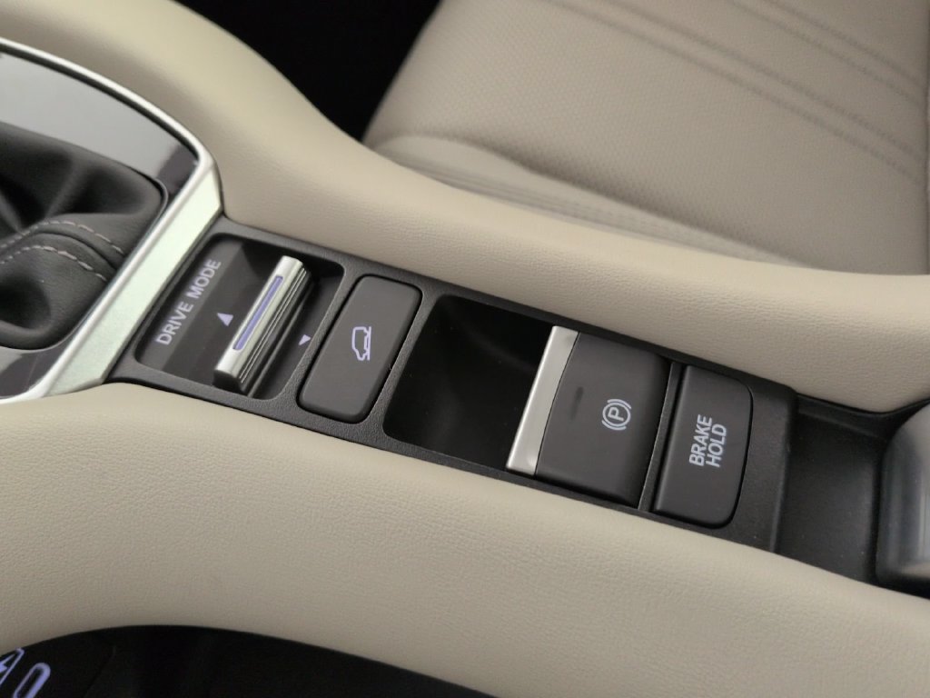 Used 2024 Honda HR-V EX-L image 37