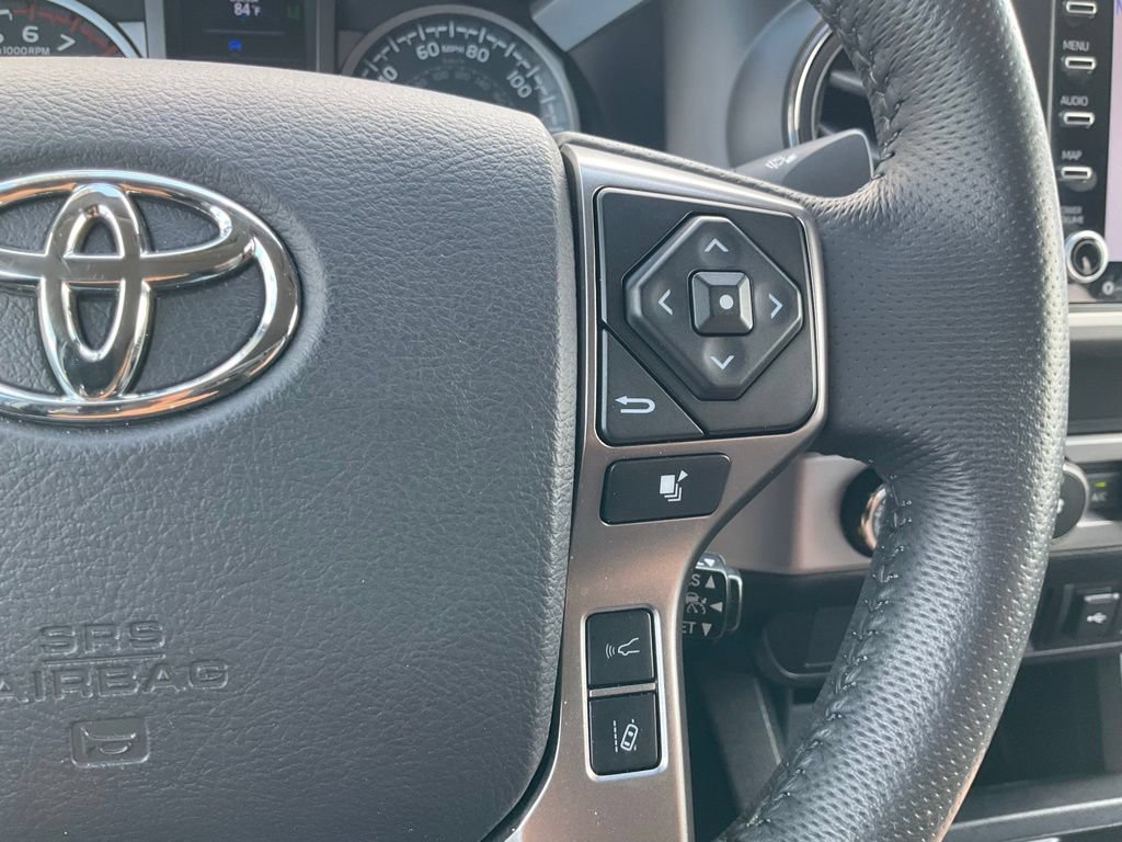 Used 2022 Toyota Tacoma SR5 AWD/4WD image 10