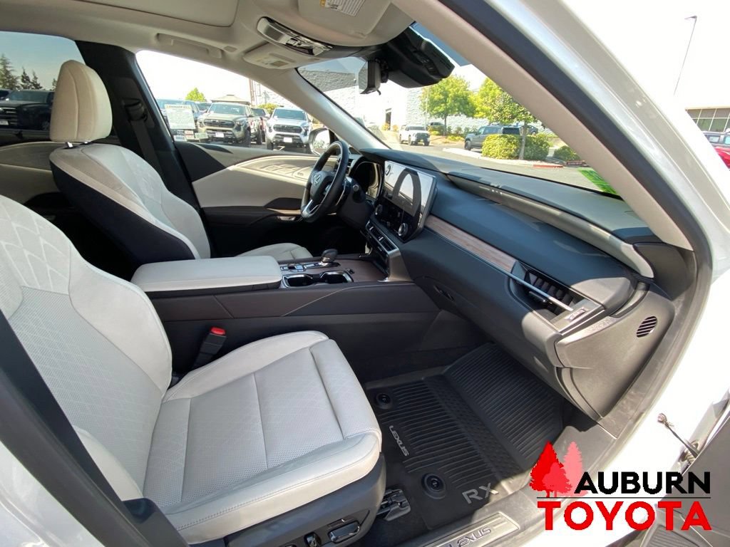 Used 2026 Lexus RX 450h AWD w/ Convenience Package image 15