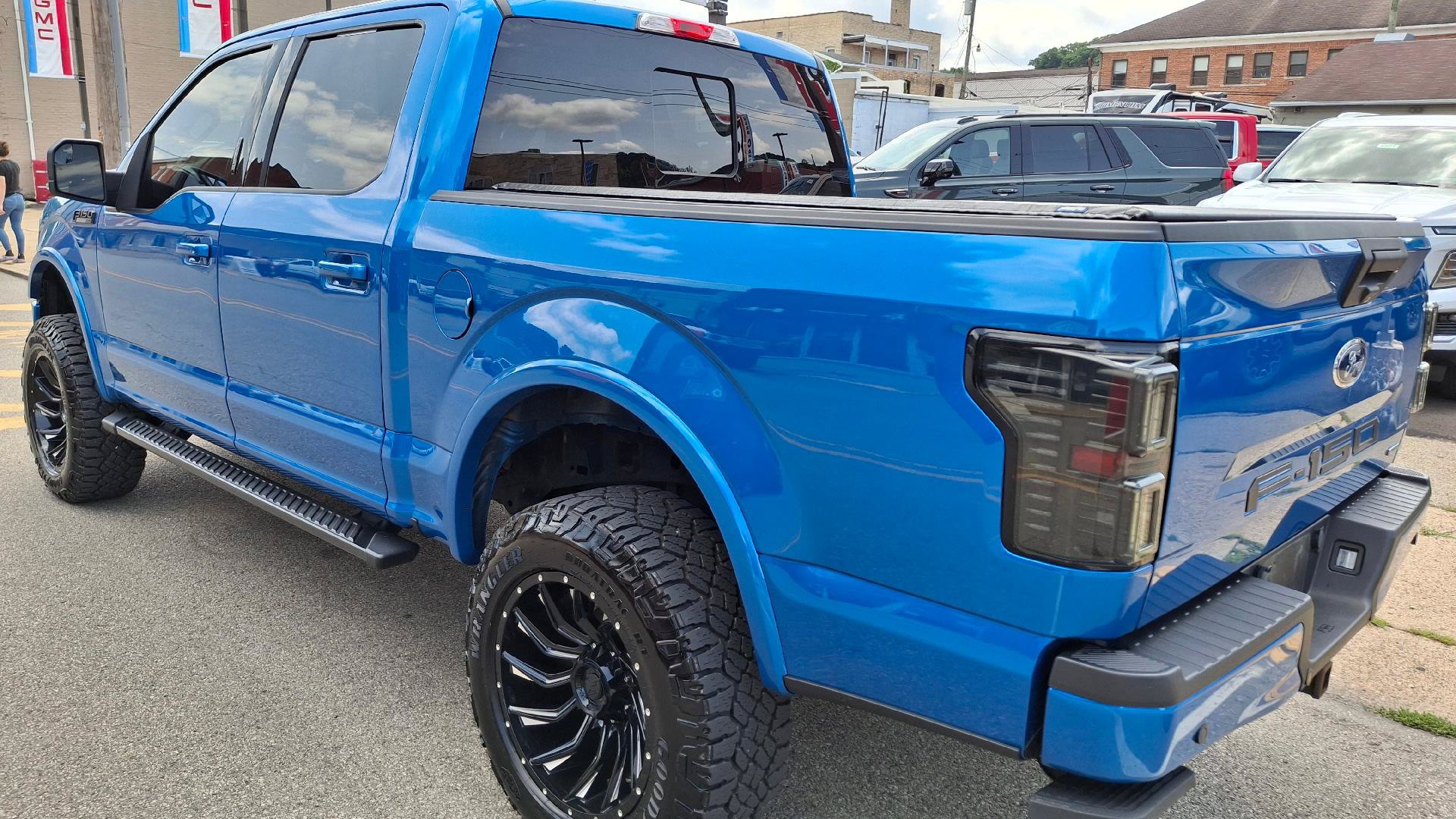 Used 2019 Ford F150 XLT w/ Equipment Group 302A Luxury AWD/4WD image 4