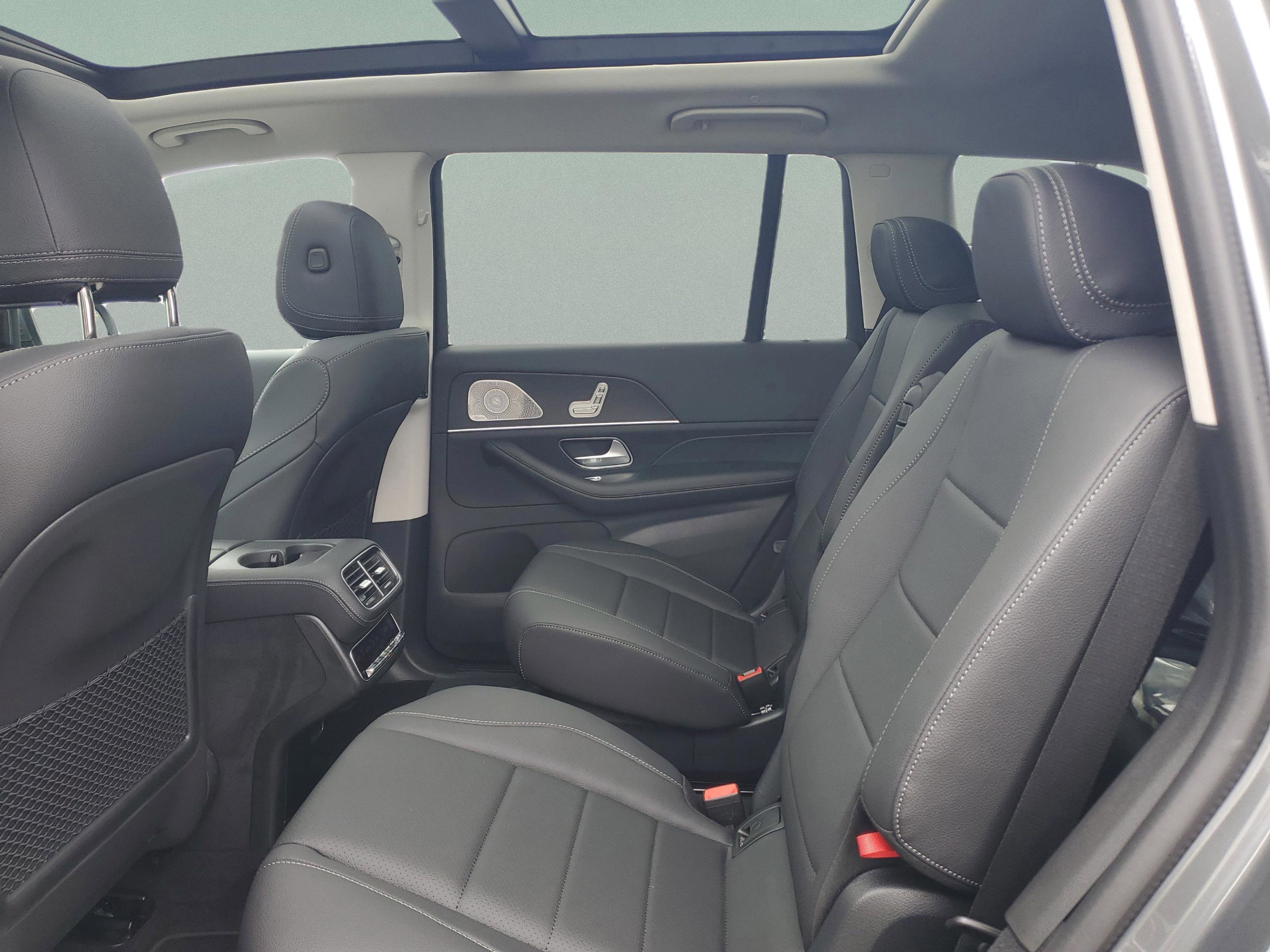 Certified 2026 Mercedes-Benz GLS 450 4MATIC image 8