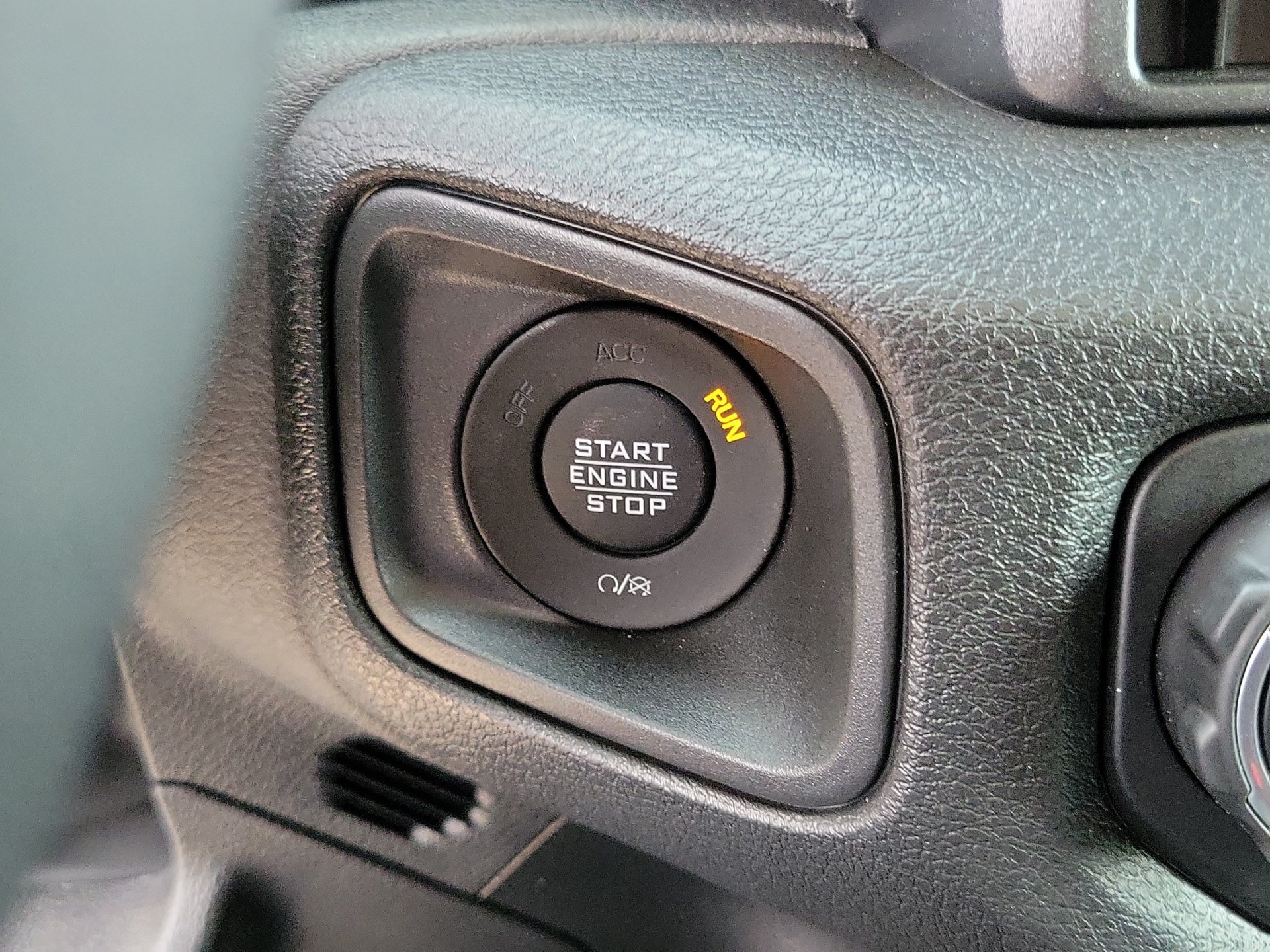 New 2026 Jeep Gladiator Sport AWD/4WD image 11