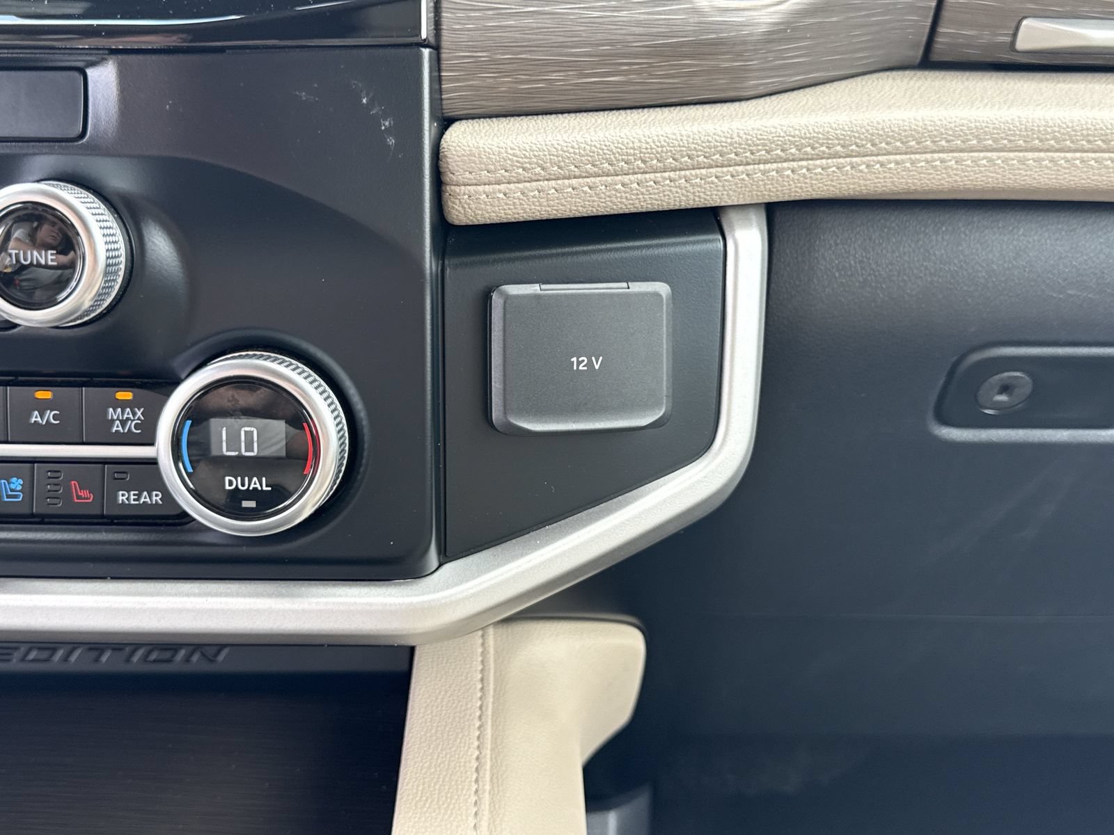 Certified 2024 Ford Expedition Max Limited RWD image 32