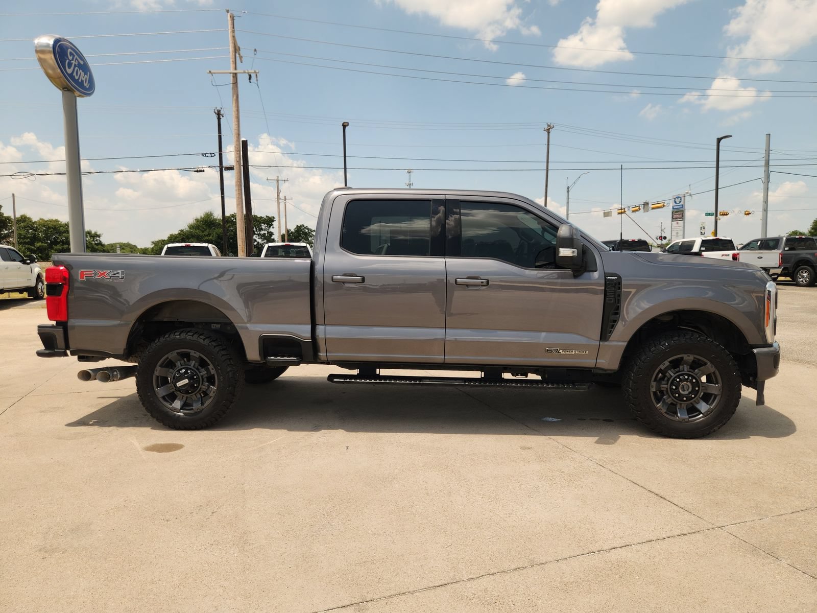 Used 2023 Ford F250 Lariat w/ Lariat Ultimate Package AWD/4WD image 7