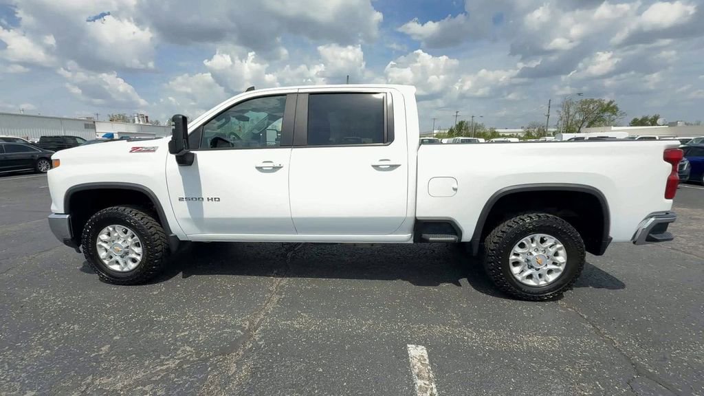 Used 2025 Chevrolet Silverado 2500 LT AWD/4WD image 5