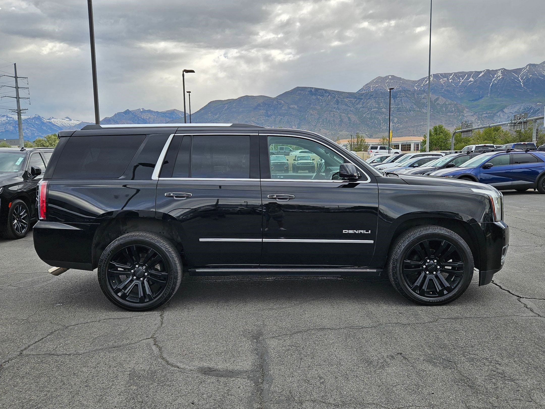 Used 2020 GMC Yukon Denali w/ Denali Ultimate Package AWD/4WD image 2