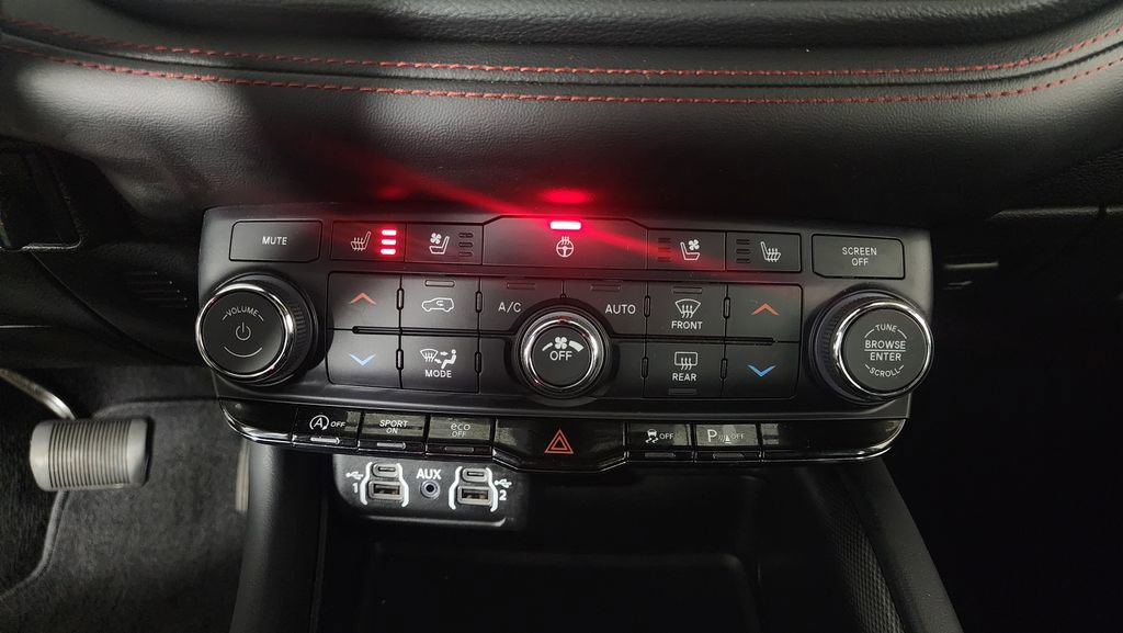 Used 2023 Dodge Durango GT image 24