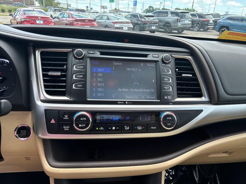 Used 2015 Toyota Highlander XLE AWD/4WD image 14
