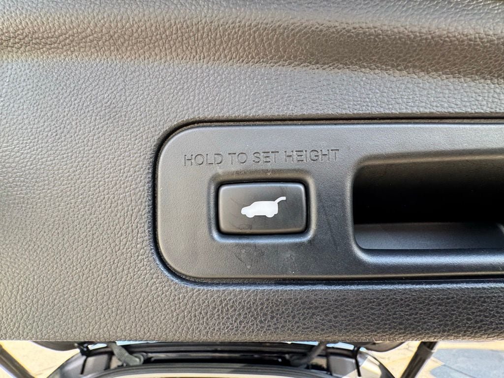 Used 2023 Acura MDX w/ Technology Package AWD/4WD image 35