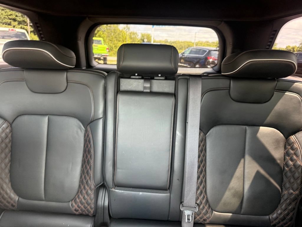 Used 2023 Jeep Grand Cherokee Summit AWD/4WD image 36