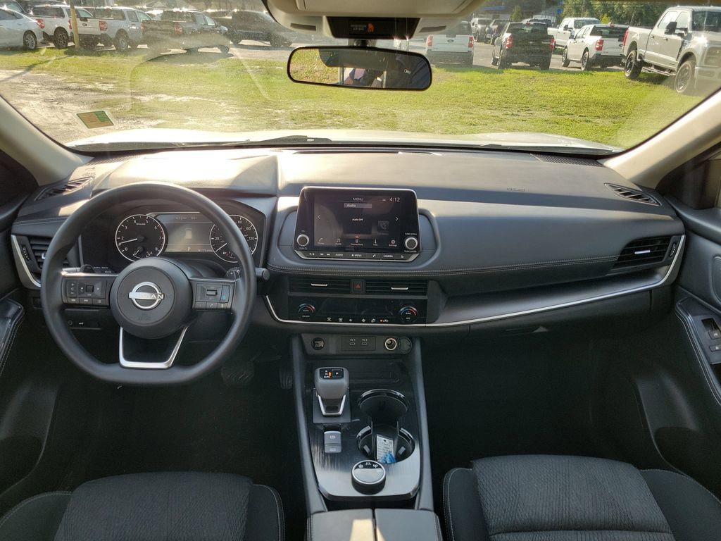 Used 2024 Nissan Rogue SV AWD/4WD image 29
