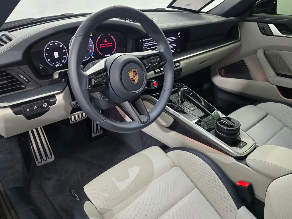 Certified 2025 Porsche 911 Targa 4 GTS AWD/4WD image 4