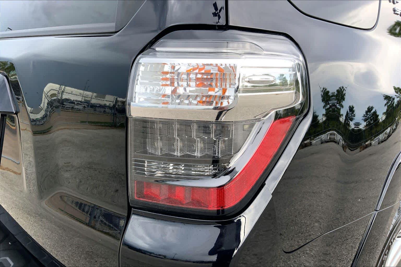 Used 2022 Toyota 4Runner TRD Sport AWD/4WD image 30