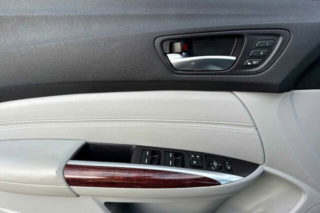 Used 2015 Acura TLX V6 w/ Technology Package FWD image 11