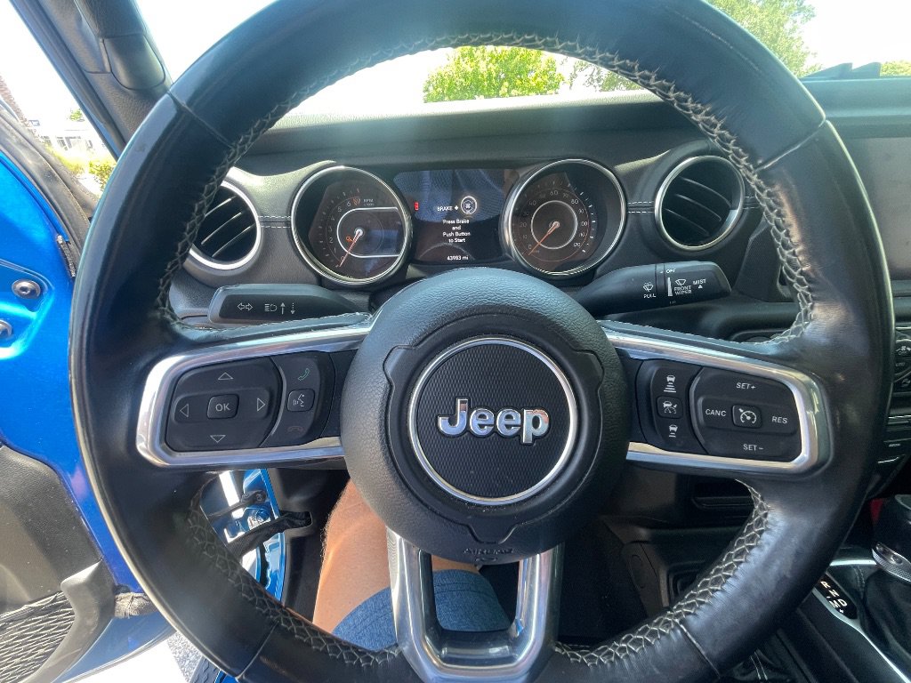 Used 2022 Jeep Gladiator Overland w/ Popular Equipment Package AWD/4WD image 12