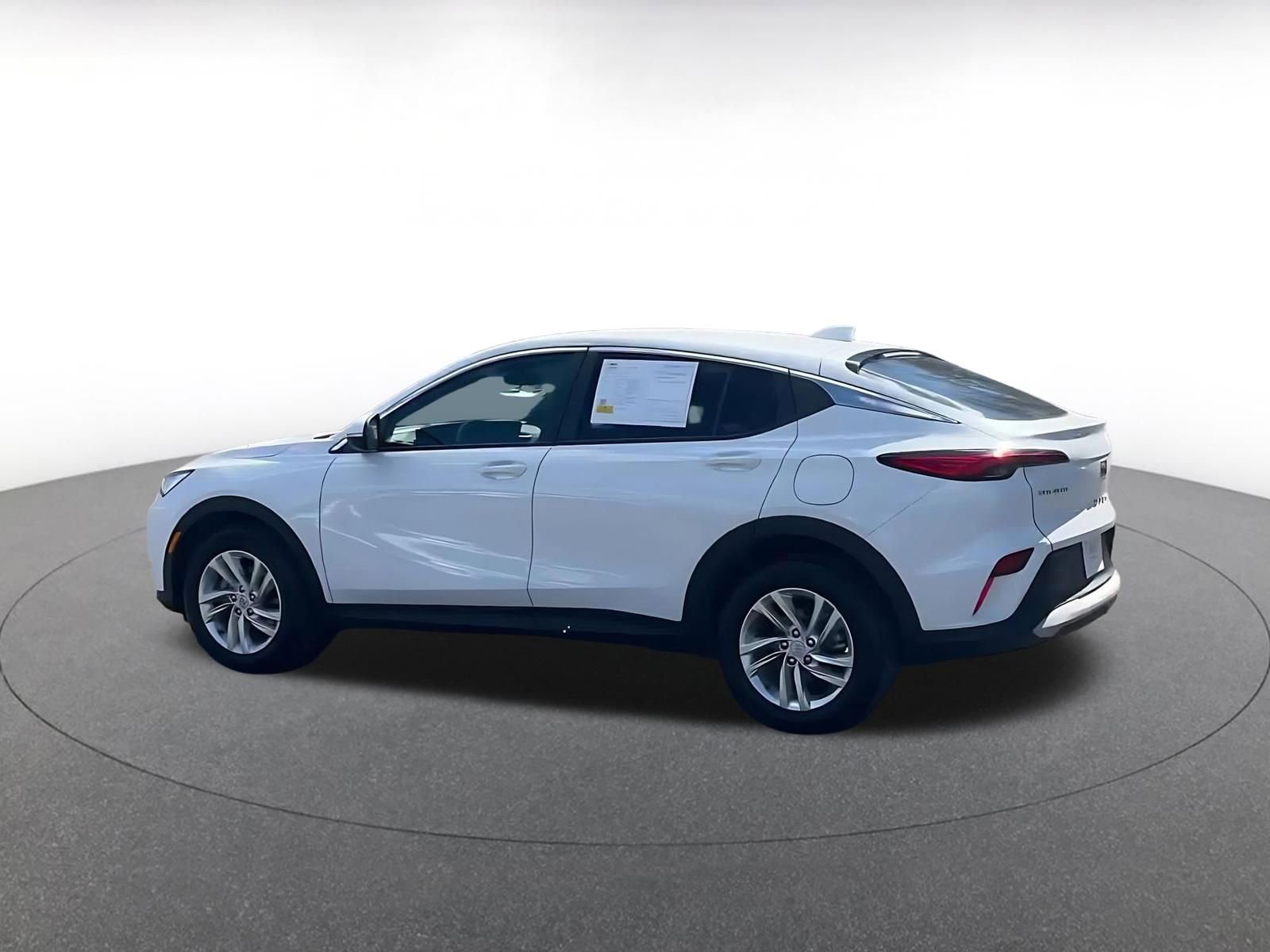 Used 2025 Buick Envista Preferred image 10