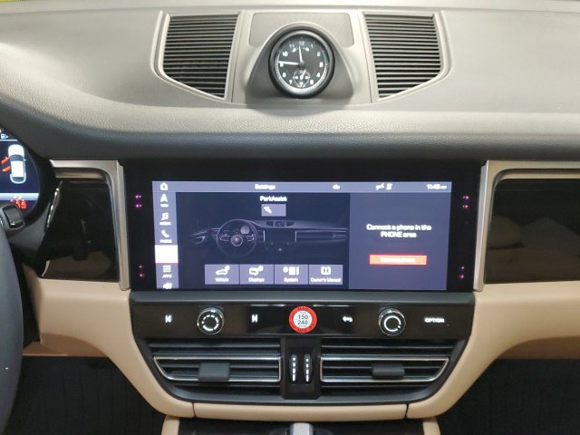 Used 2023 Porsche Macan AWD/4WD image 21