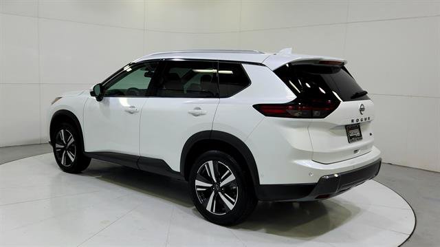 Certified 2026 Nissan Rogue SL FWD image 6