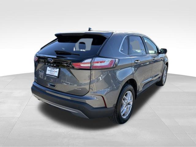 Used 2023 Ford Edge SEL w/ Convenience Package AWD/4WD image 2