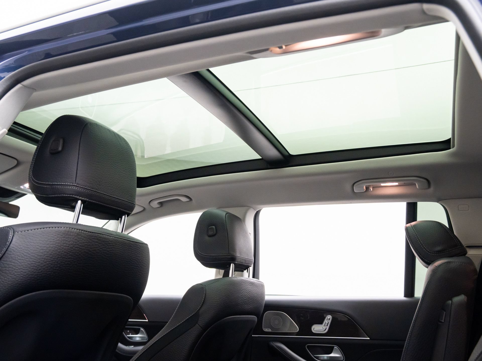 New 2026 Mercedes-Benz GLS 450 4MATIC image 19