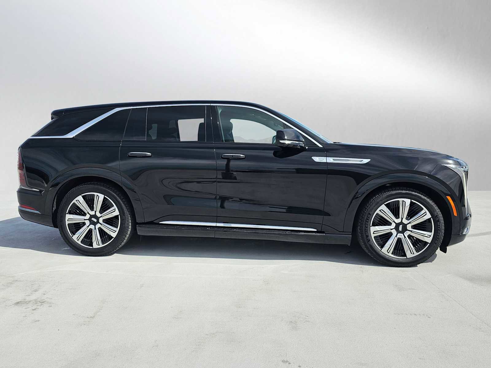 Used 2025 Cadillac Escalade IQ Luxury 1 image 2