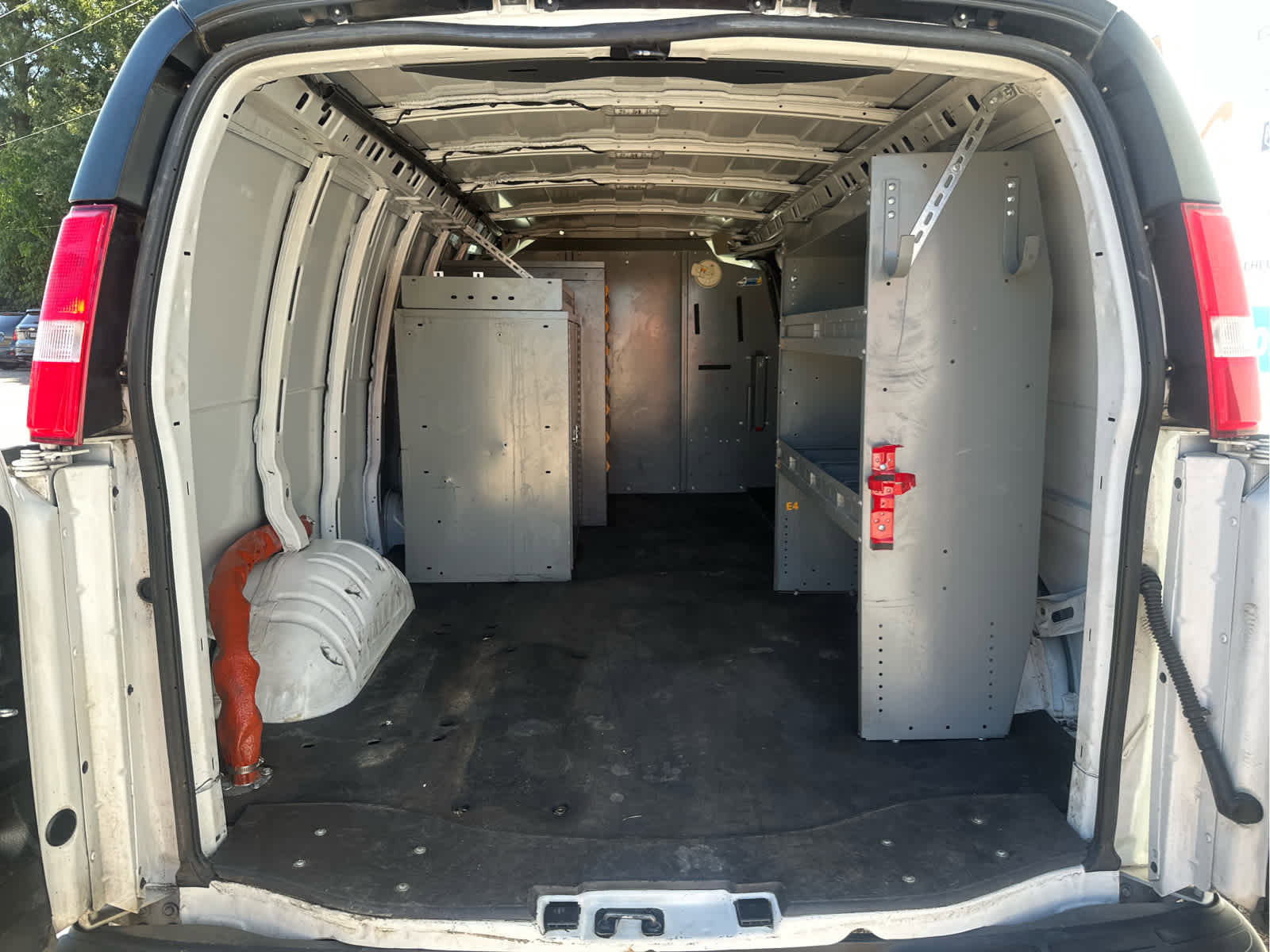 Used 2020 Chevrolet Express 3500 Extended w/ Driver Convenience Package image 18