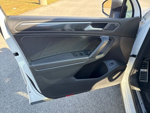 Used 2019 Volkswagen Tiguan SEL Premium R-Line image 15