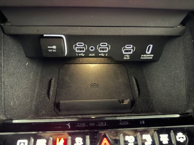 Used 2022 Jeep Grand Wagoneer Series III w/ Rear Seat Video Group 1 AWD/4WD image 18