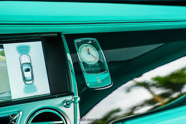 Used 2017 Rolls-Royce Wraith image 27
