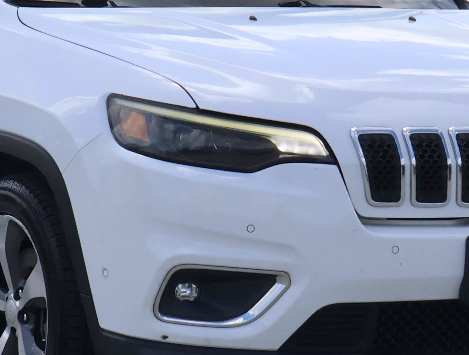 Used 2019 Jeep Cherokee Limited w/ Technology Group FWD image 8