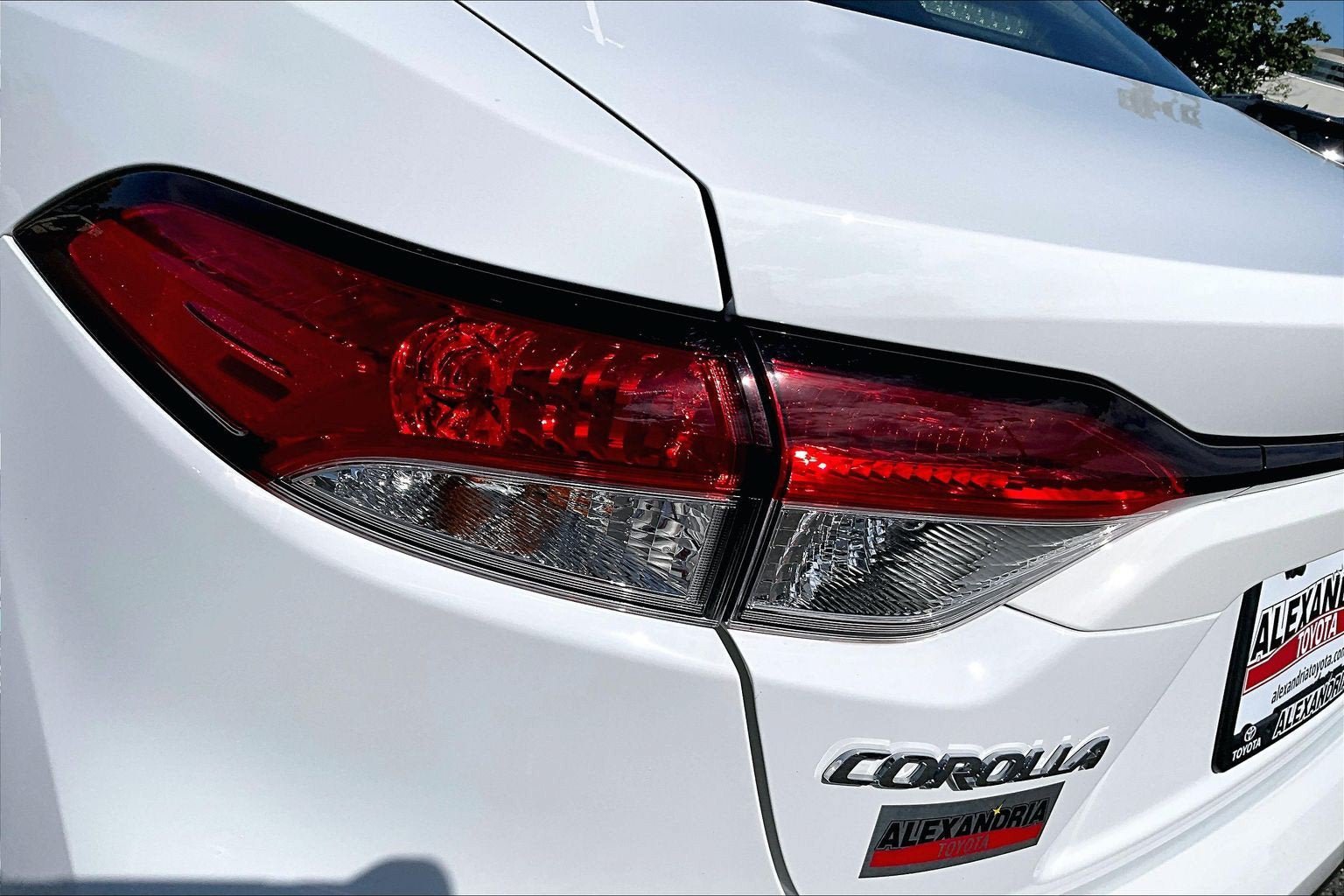 Used 2025 Toyota Corolla LE FWD image 27