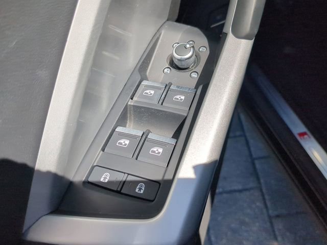 Used 2023 Audi Q3 2.0T Premium w/ Convenience Package image 18