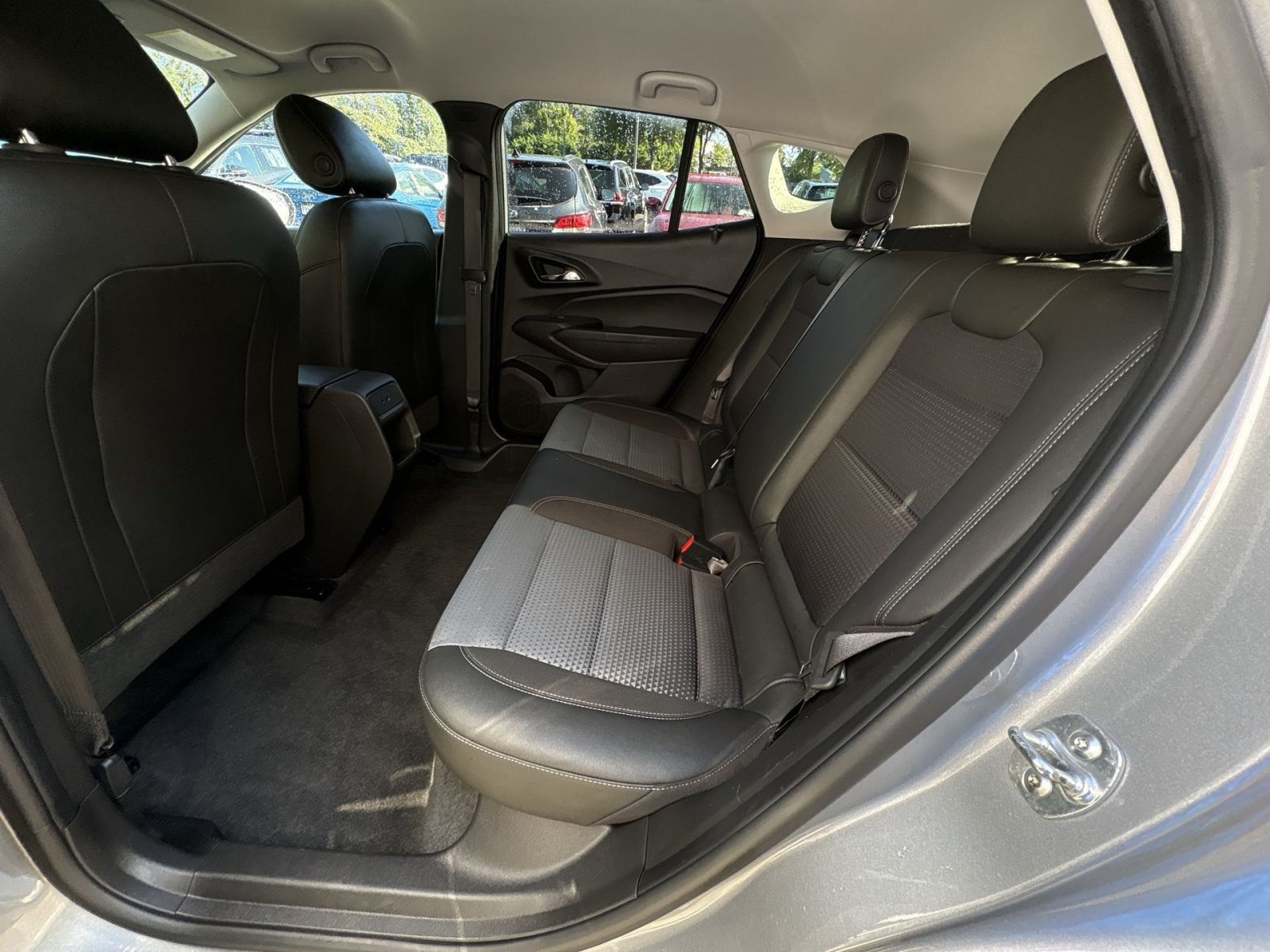 Used 2025 Chevrolet Trax LT FWD image 24