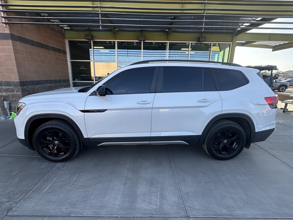 Used 2024 Volkswagen Atlas Peak Edition SEL AWD/4WD image 6