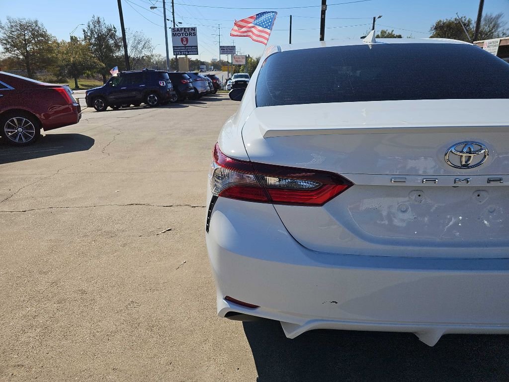 Used 2022 Toyota Camry SE image 11