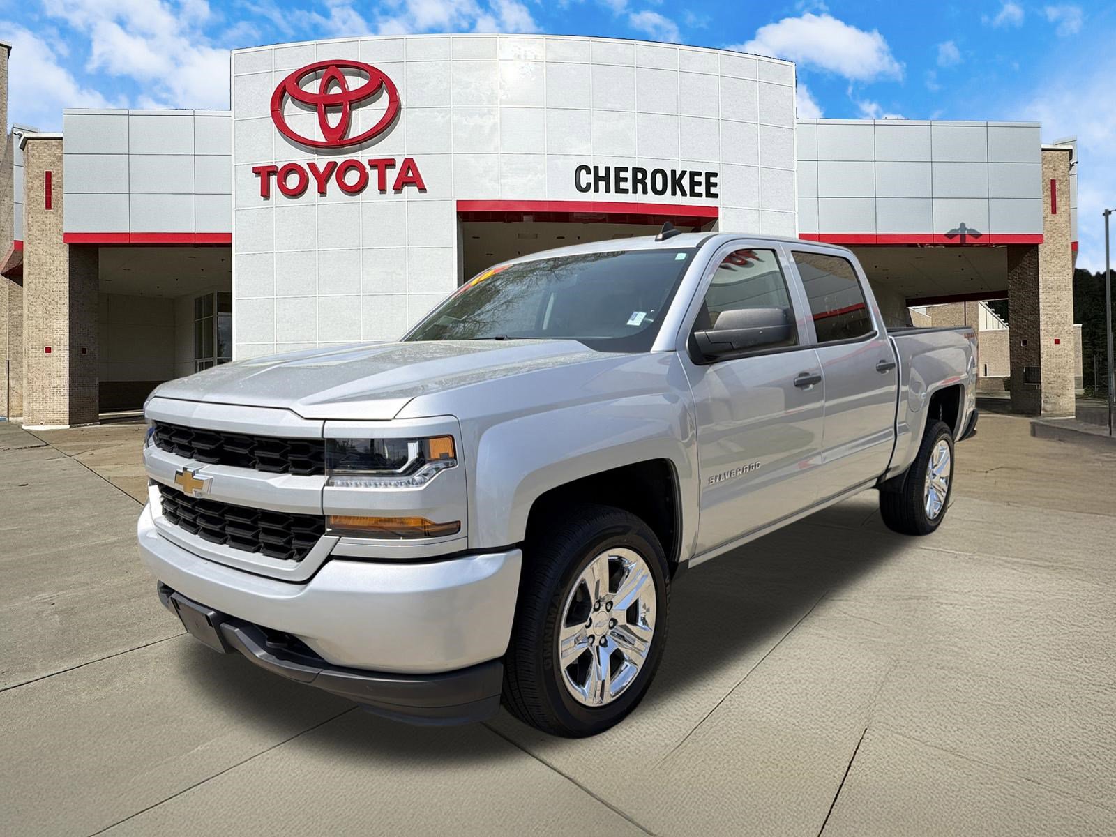 Used 2018 Chevrolet Silverado 1500 Custom w/ Custom Value Package AWD/4WD image 1