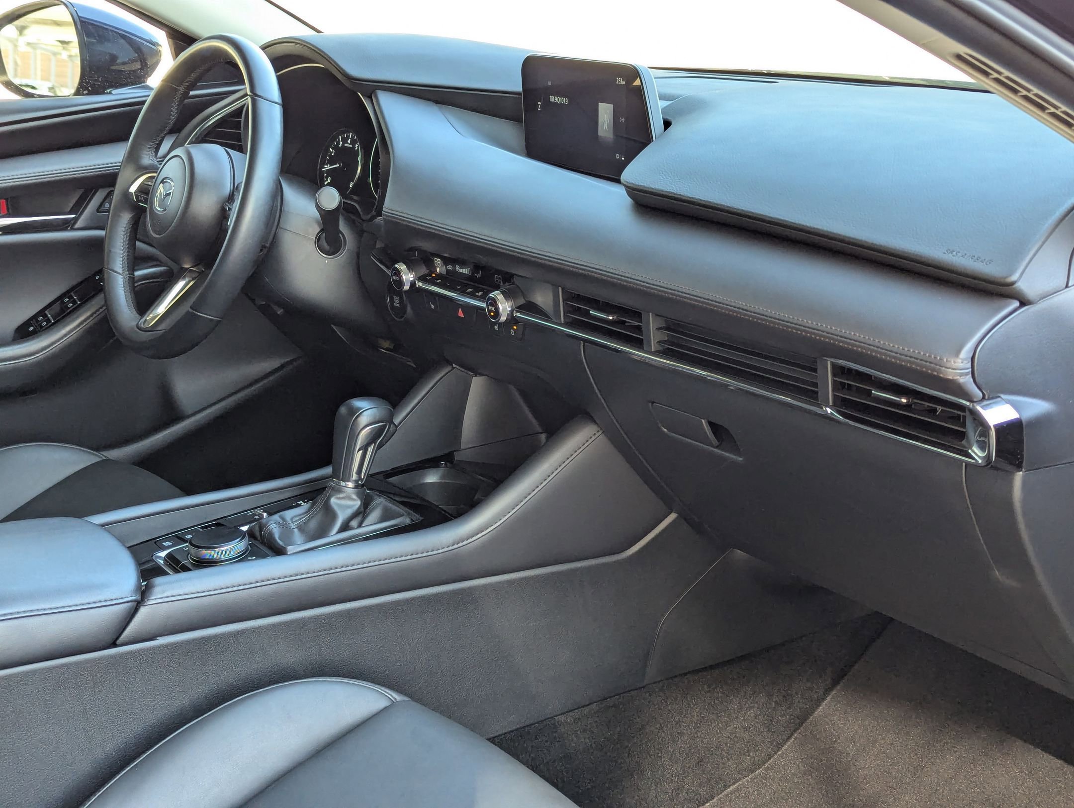 Used 2025 MAZDA MAZDA3 s image 29